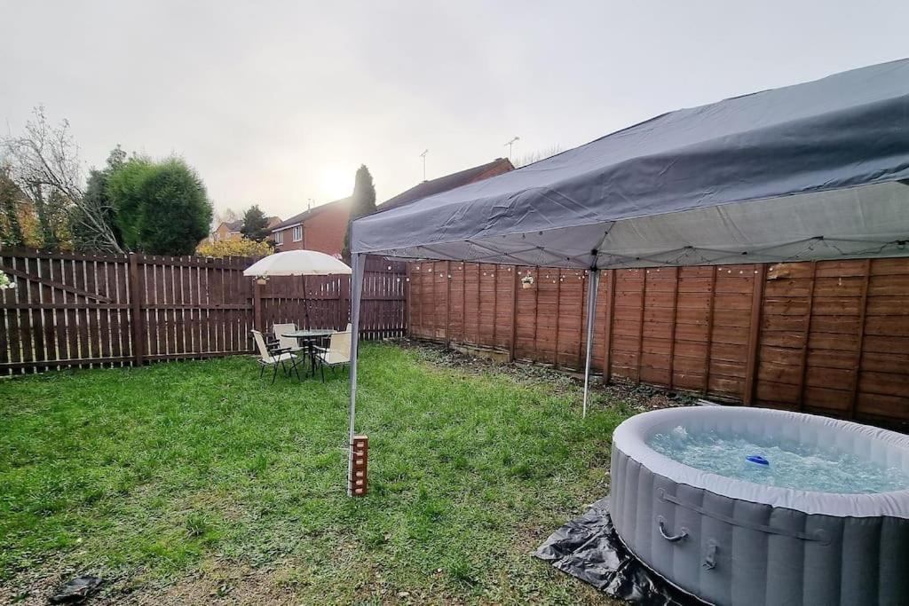 Holiday home *5sm* Setup For Your Relaxed & Amazing + Free Parking + Free Fast Wifi * *