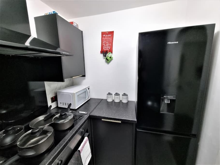 *5sm* Setup For Your Relaxed & Amazing + Free Parking + Free Fast Wifi * Morley (West Yorkshire)