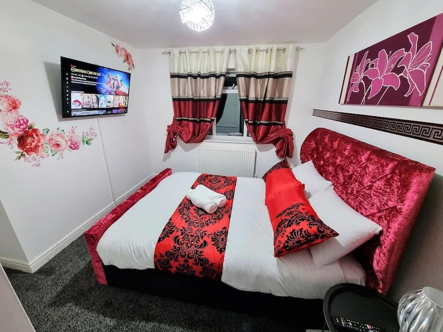 Holiday home *5sm* Setup For Your Relaxed & Amazing + Free Parking + Free Fast Wifi * *