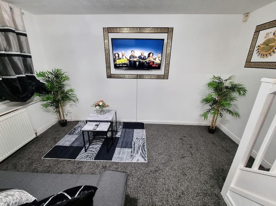 *5sm* Setup For Your Relaxed & Amazing + Free Parking + Free Fast Wifi * Morley (West Yorkshire)