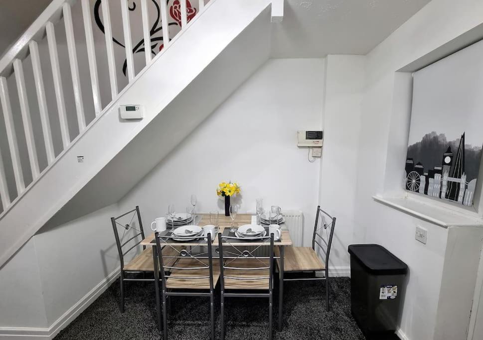*5sm* Setup For Your Relaxed & Amazing + Free Parking + Free Fast Wifi * Holiday home