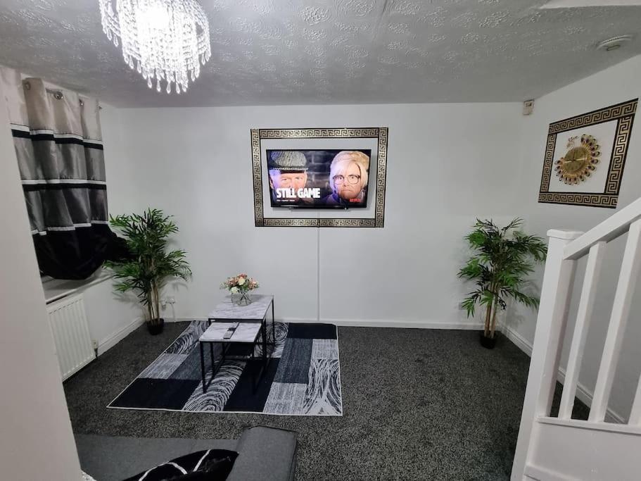 Holiday home *5sm* Setup For Your Relaxed & Amazing + Free Parking + Free Fast Wifi * Morley (West Yorkshire)