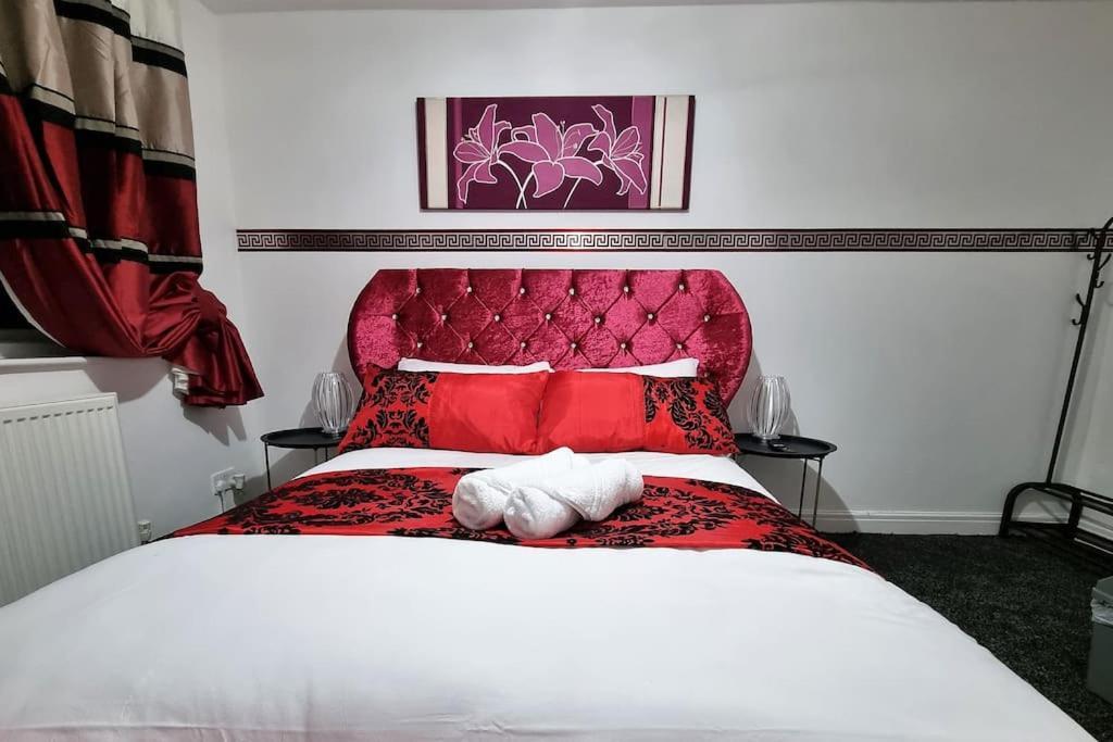 Holiday home *5sm* Setup For Your Relaxed & Amazing + Free Parking + Free Fast Wifi * *